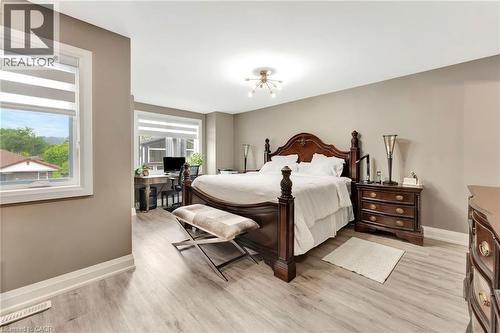 74 Melbourne Street, Hamilton, ON - Indoor Photo Showing Bedroom