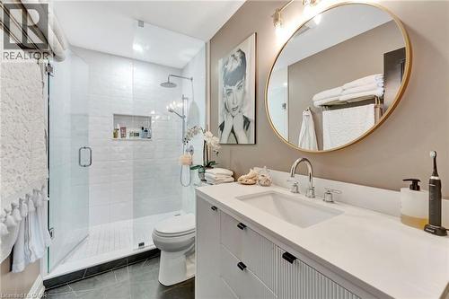74 Melbourne Street, Hamilton, ON - Indoor Photo Showing Bathroom