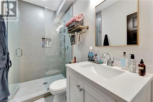 74 Melbourne Street, Hamilton, ON - Indoor Photo Showing Bathroom