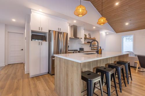 Cuisine - 240 Ch. Des Grands-Ducs, Saint-Michel-Des-Saints, QC - Indoor Photo Showing Kitchen With Upgraded Kitchen