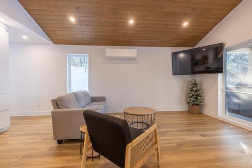 Salon - 240 Ch. Des Grands-Ducs, Saint-Michel-Des-Saints, QC - Indoor