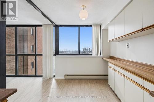 Functional Kitchen w/Stainless Steel Appliances - 702 - 1240 Marlborough Court, Oakville, ON - Indoor