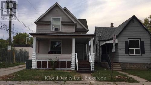 254 TUSCARORA STREET  Windsor, ON N9A 3L5