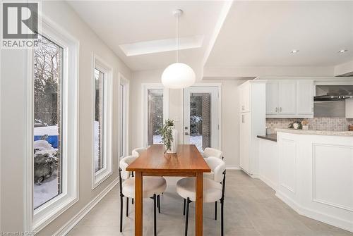 Dining room with baseboards - 4226 Dunvegan Road, Burlington, ON - Indoor