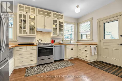 120 Boteler Street, Ottawa, ON - Indoor Photo Showing Kitchen