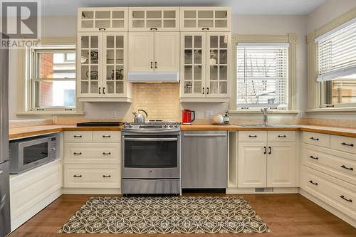 120 Boteler Street, Ottawa, ON - Indoor Photo Showing Kitchen