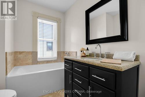 120 Boteler Street, Ottawa, ON - Indoor Photo Showing Bathroom
