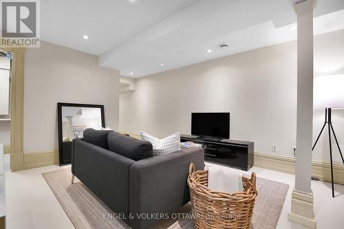 120 Boteler Street, Ottawa, ON - Indoor