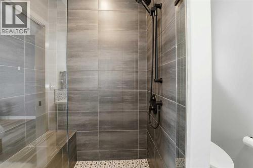 7 Thorne Place, Red Deer, AB - Indoor Photo Showing Bathroom