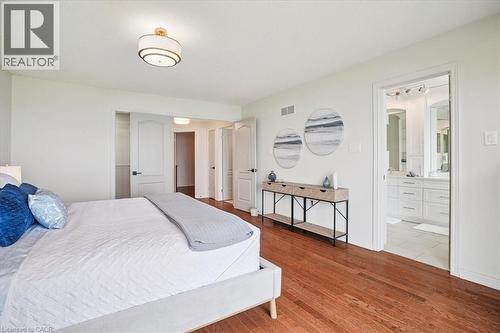 55 Edgewater Drive, Stoney Creek, ON - Indoor Photo Showing Bedroom