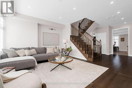 33 Westbury Way, Whitby, ON - Indoor Photo Showing Living Room