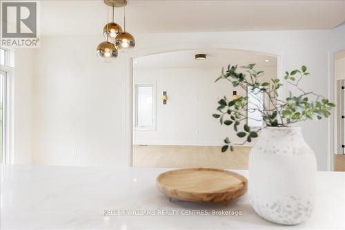 147 Lake Drive E, Georgina, ON - Indoor