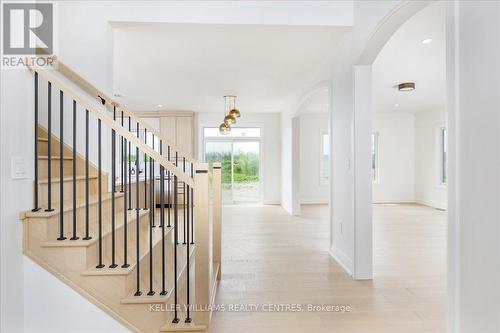 147 Lake Drive E, Georgina, ON - Indoor Photo Showing Other Room