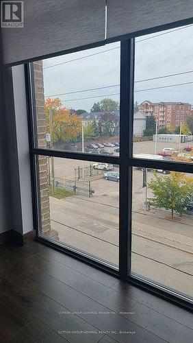 301 - 10376 Yonge Street, Richmond Hill, ON 