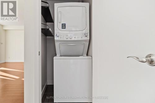816 - 551 Maple Avenue, Burlington, ON - Indoor Photo Showing Laundry Room