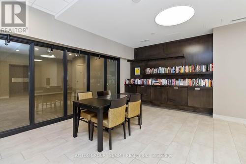816 - 551 Maple Avenue, Burlington, ON - Indoor
