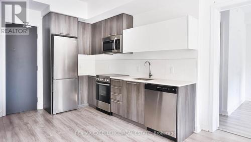 507 - 25 Neighbourhood Lane, Toronto, ON - Indoor Photo Showing Kitchen With Stainless Steel Kitchen