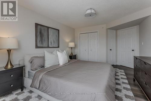 401 - 1450 Bishops Gate, Oakville, ON - Indoor Photo Showing Bedroom
