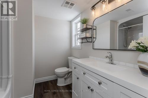 401 - 1450 Bishops Gate, Oakville, ON - Indoor Photo Showing Bathroom