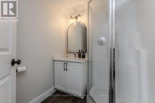 401 - 1450 Bishops Gate, Oakville, ON - Indoor Photo Showing Bathroom