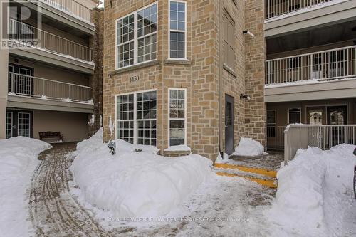 401 - 1450 Bishops Gate, Oakville, ON - Outdoor With Balcony