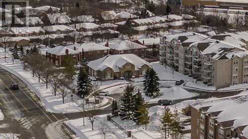 401 - 1450 Bishops Gate, Oakville, ON - Outdoor