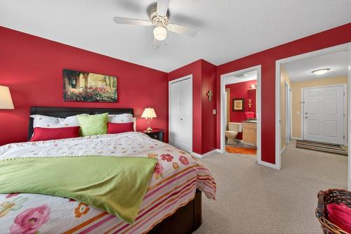 205-4767 Forsters Landing Road, Radium Hot Springs, BC - Indoor Photo Showing Bedroom