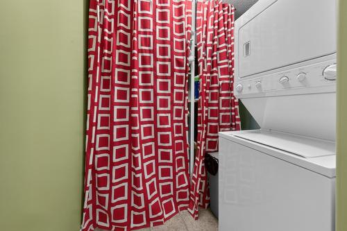 205-4767 Forsters Landing Road, Radium Hot Springs, BC - Indoor Photo Showing Laundry Room