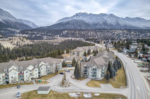 205-4767 Forsters Landing Road, Radium Hot Springs, BC - Outdoor With View