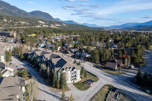 205-4767 Forsters Landing Road, Radium Hot Springs, BC - Outdoor With View