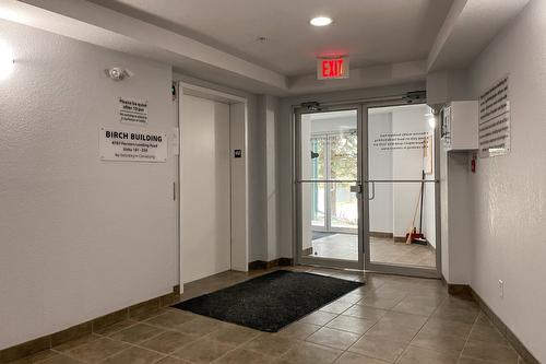 205-4767 Forsters Landing Road, Radium Hot Springs, BC - Indoor Photo Showing Other Room