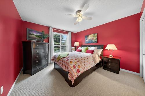 205-4767 Forsters Landing Road, Radium Hot Springs, BC - Indoor Photo Showing Bedroom