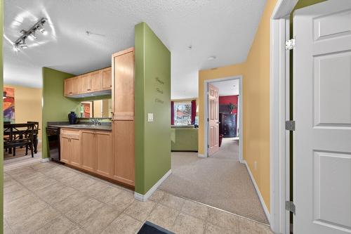 205-4767 Forsters Landing Road, Radium Hot Springs, BC - Indoor