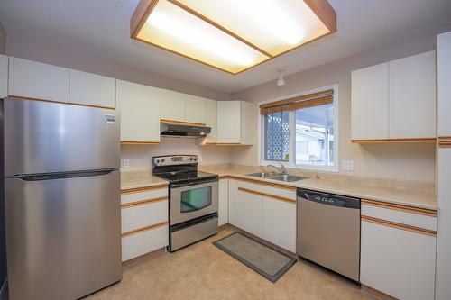 56-3900 27 Avenue, Vernon, BC - Indoor Photo Showing Kitchen With Double Sink