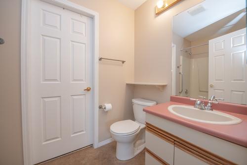 56-3900 27 Avenue, Vernon, BC - Indoor Photo Showing Bathroom