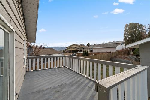 1736 Leighton Place, Kamloops, BC - Outdoor With Exterior