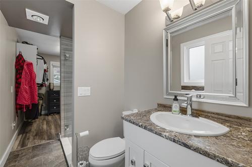 3324 Mcginnis Road, West Kelowna, BC - Indoor Photo Showing Bathroom