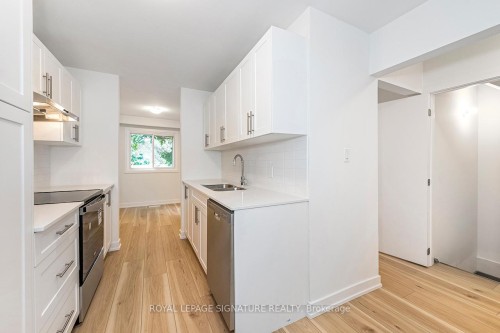 49-88 Tunbridge Crescent, Hamilton, ON - Indoor Photo Showing Kitchen With Double Sink