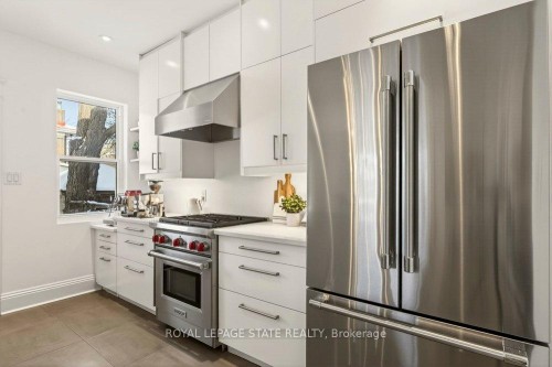 46 Connaught Avenue S, Hamilton, ON - Indoor Photo Showing Kitchen With Upgraded Kitchen