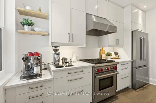 46 Connaught Avenue S, Hamilton, ON - Indoor Photo Showing Kitchen With Upgraded Kitchen