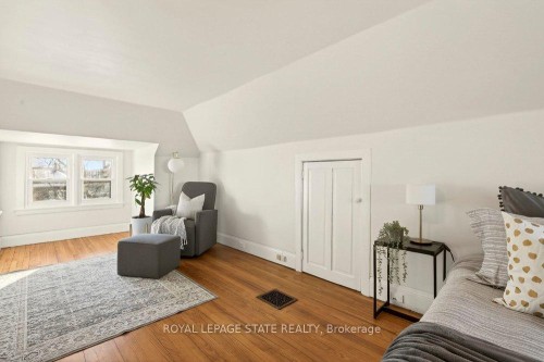 46 Connaught Avenue S, Hamilton, ON - Indoor Photo Showing Other Room