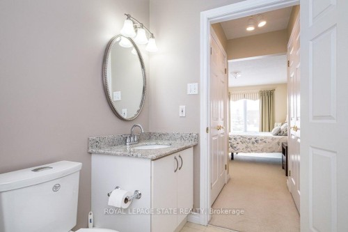 28-20 Meadowlands Boulevard, Hamilton, ON - Indoor Photo Showing Bathroom