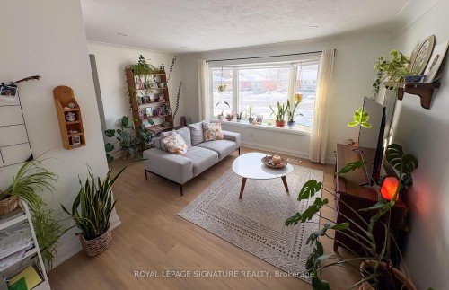 Main-437 Upper Kenilworth Avenue, Hamilton, ON - Indoor Photo Showing Living Room
