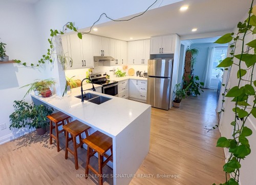 Main-437 Upper Kenilworth Avenue, Hamilton, ON - Indoor Photo Showing Kitchen With Double Sink With Upgraded Kitchen
