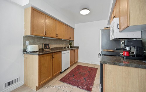 242-2110 Cleaver Avenue, Burlington, ON - Indoor Photo Showing Kitchen