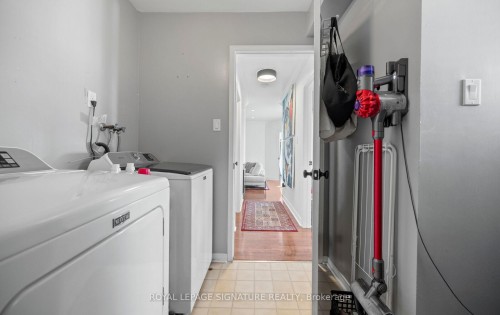 242-2110 Cleaver Avenue, Burlington, ON - Indoor Photo Showing Laundry Room
