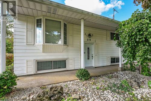 25 Lawrence Drive, Thorold (Confederation Heights), ON - Outdoor With Exterior