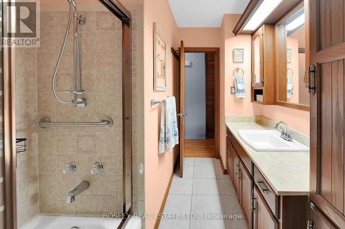 25 Lawrence Drive, Thorold (Confederation Heights), ON - Indoor Photo Showing Bathroom
