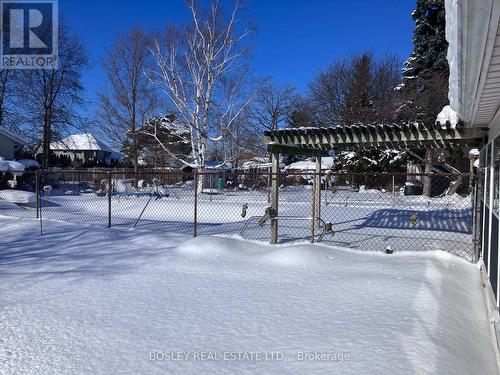 25 Lawrence Drive, Thorold (Confederation Heights), ON - Outdoor