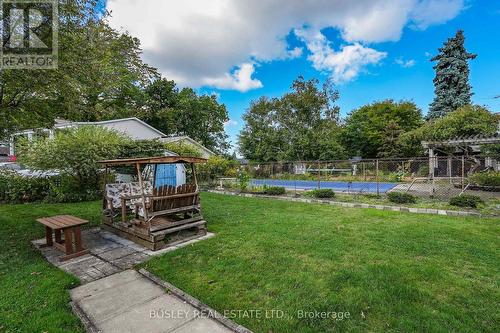 25 Lawrence Drive, Thorold (Confederation Heights), ON - Outdoor